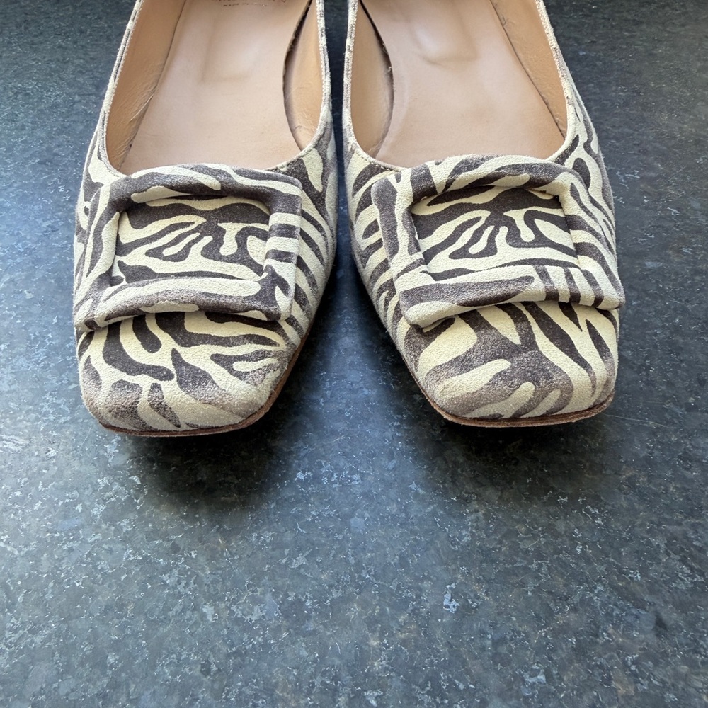 ANN MASHBURN Zebra-Pattern Square-Toe Flats in Beige and Brown - Picture 2 of 7